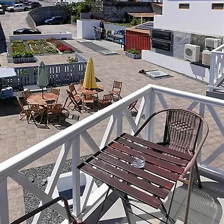 Faial Marina 1
