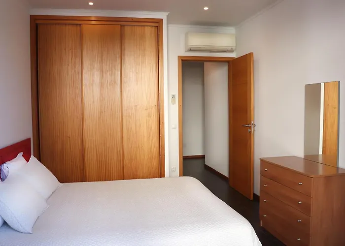 Aparthotel Faial Marina 4*