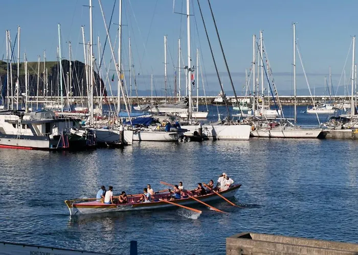 Aparthotel Faial Marina 4*