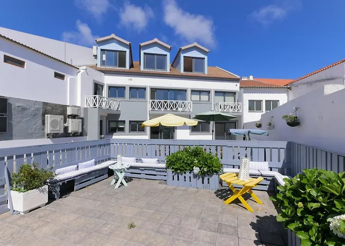 Faial Marina Aparthotel 4*