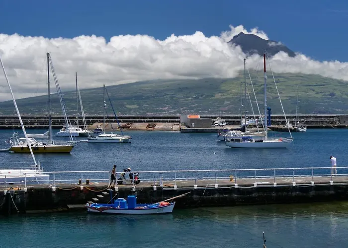 Aparthotel Faial Marina 4*